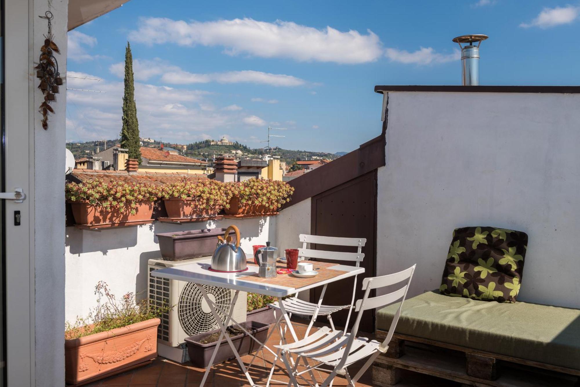 Flats4Rent Barbarani Appartement Verona Buitenkant foto